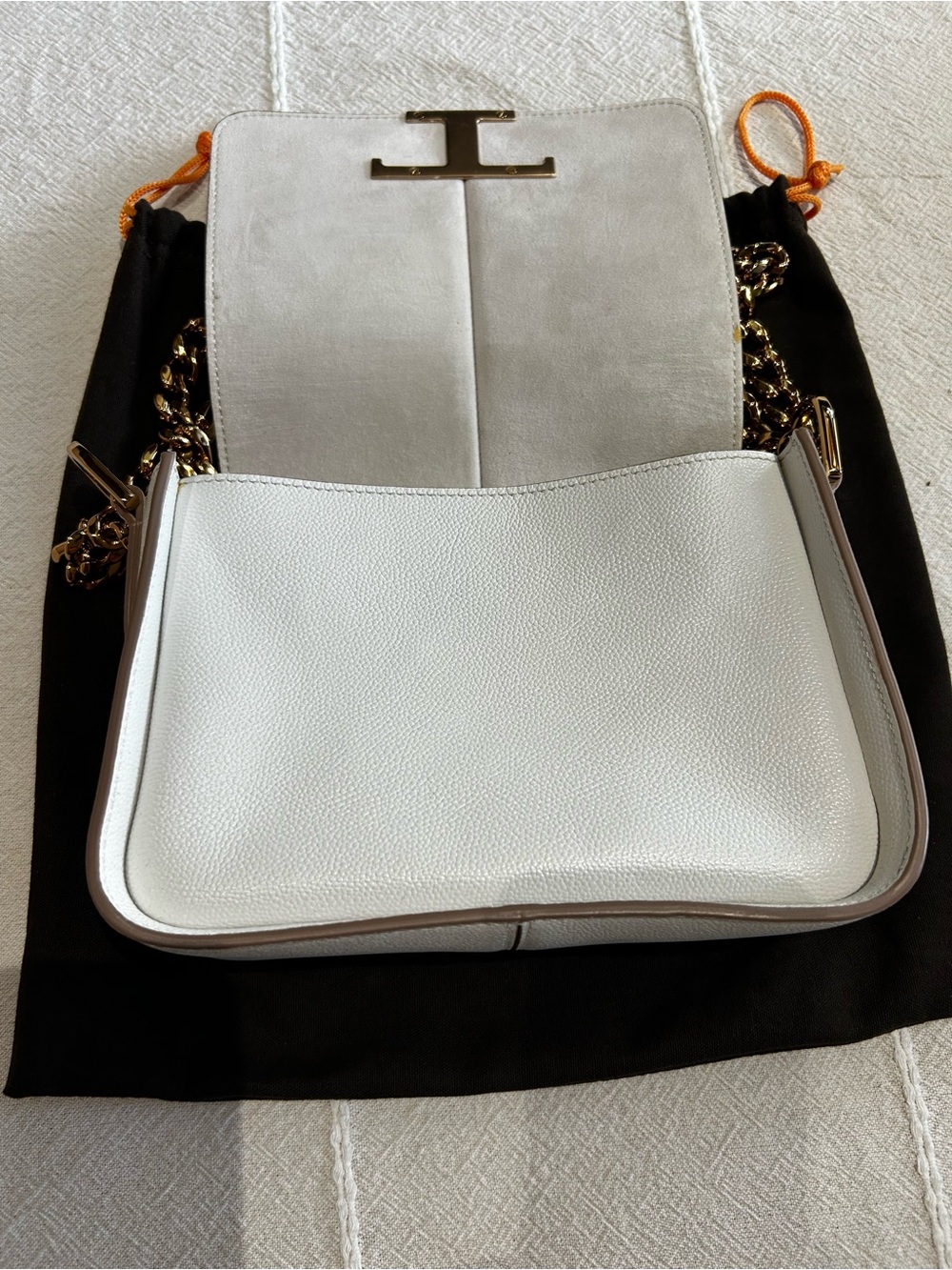 TOD'S White Leather Shoulder Bag with Gold T-Logo and Chain - Picture 3 of 9